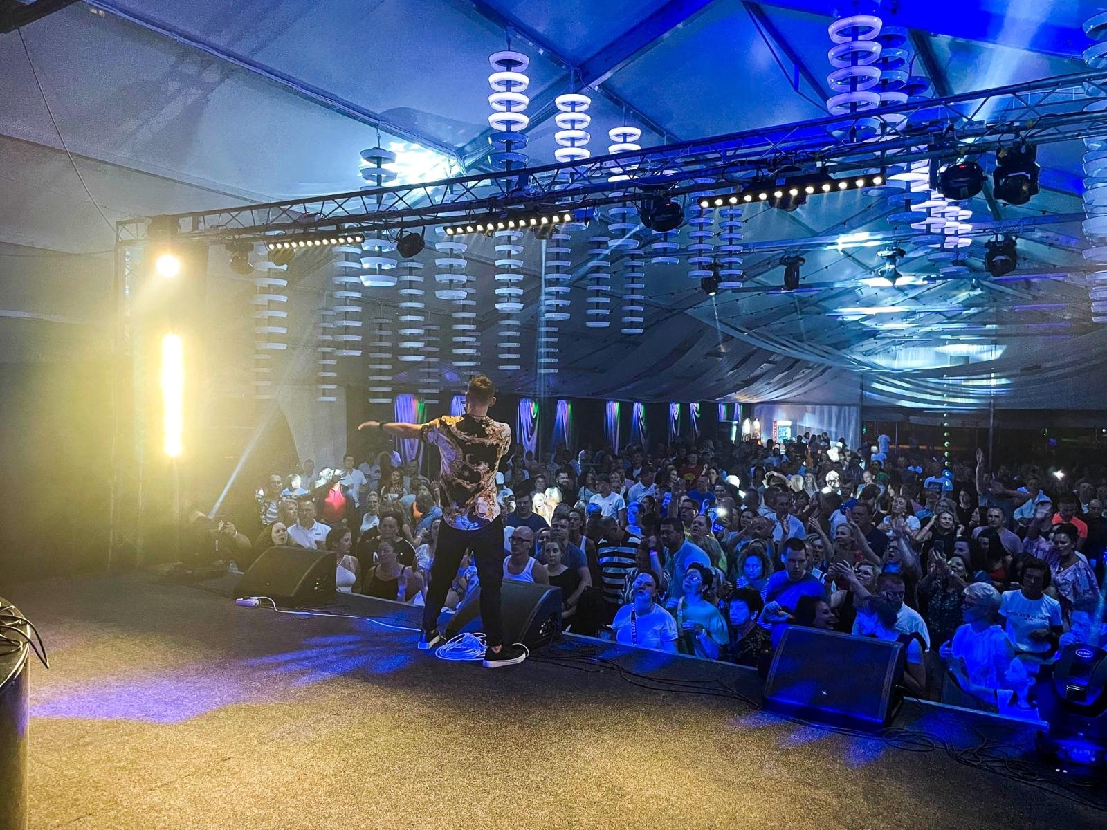 Zdjęcie w galerii na portalu naszraciborz.pl: Po zespole Masters w Szymocicach zagra Weekend i Mezo wiadomości z regionu