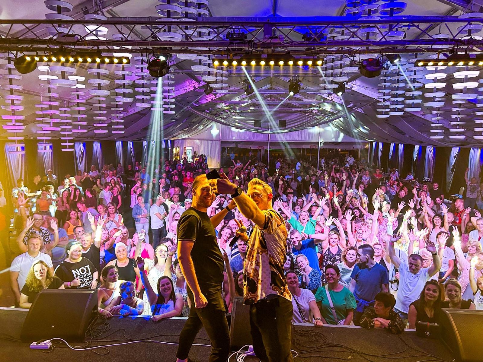 Zdjęcie w galerii na portalu naszraciborz.pl: Po zespole Masters w Szymocicach zagra Weekend i Mezo wiadomości z regionu