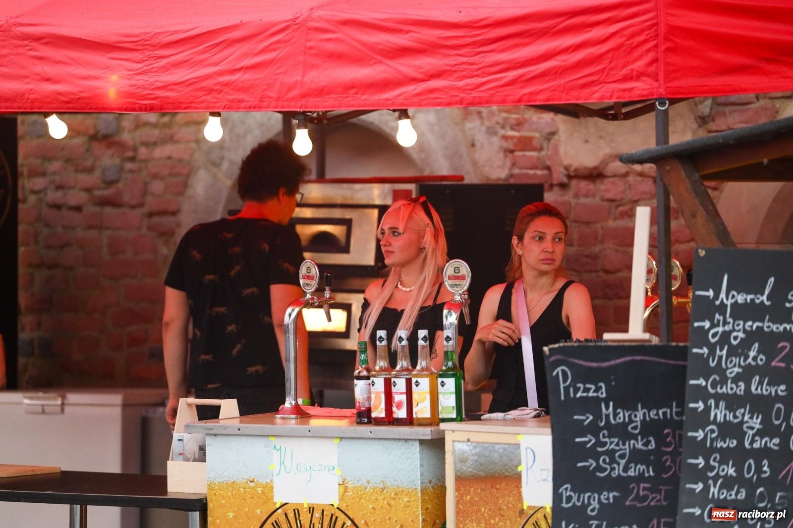 Zdjęcie w galerii na portalu naszraciborz.pl: FULL MOON na raciborskim zamku [FOTO i WIDEO] wiadomości z regionu