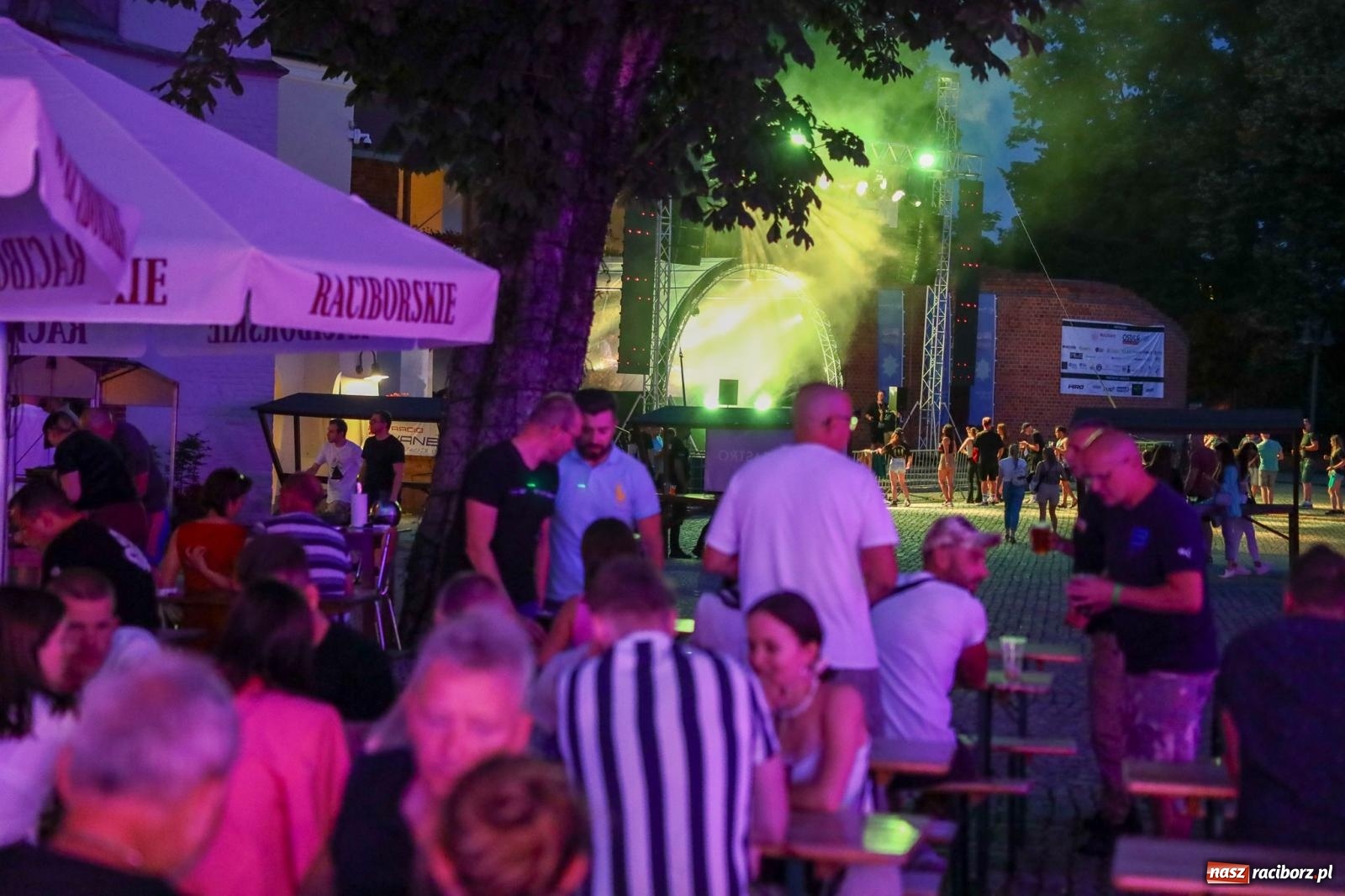 Zdjęcie w galerii na portalu naszraciborz.pl: FULL MOON na raciborskim zamku [FOTO i WIDEO] wiadomości z regionu