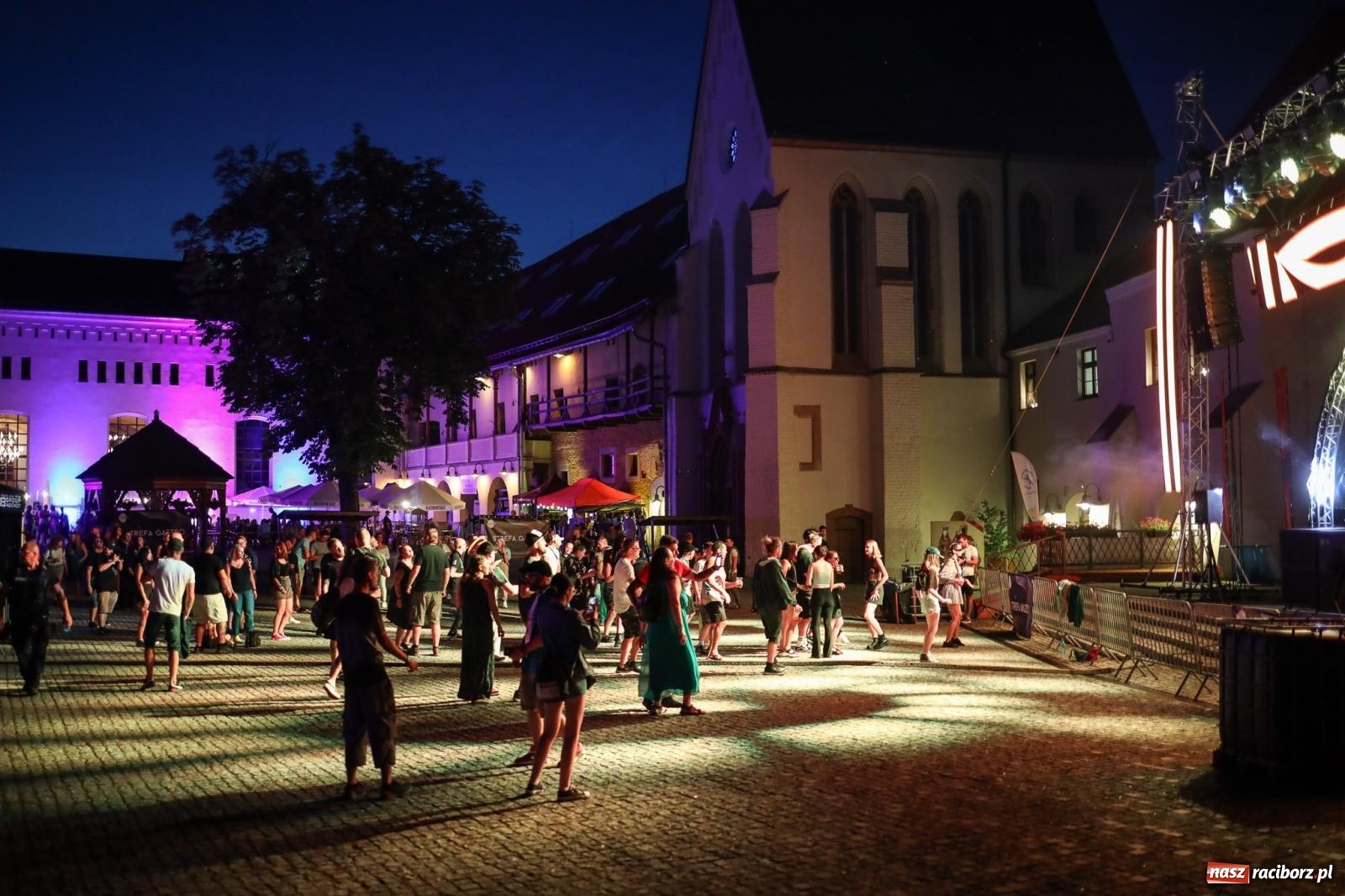 Zdjęcie w galerii na portalu naszraciborz.pl: FULL MOON na raciborskim zamku [FOTO i WIDEO] wiadomości z regionu