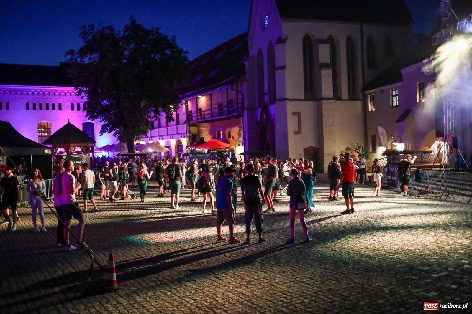 Zdjęcie w galerii na portalu naszraciborz.pl: FULL MOON na raciborskim zamku [FOTO i WIDEO] wiadomości z regionu