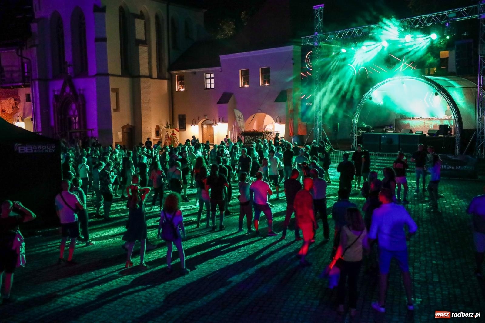 Zdjęcie w galerii na portalu naszraciborz.pl: FULL MOON na raciborskim zamku [FOTO i WIDEO] wiadomości z regionu