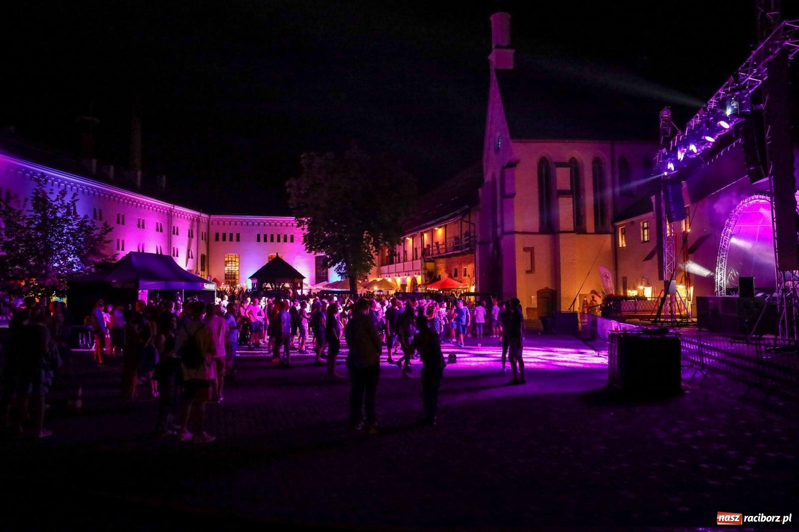 Zdjęcie w galerii na portalu naszraciborz.pl: FULL MOON na raciborskim zamku [FOTO i WIDEO] wiadomości z regionu