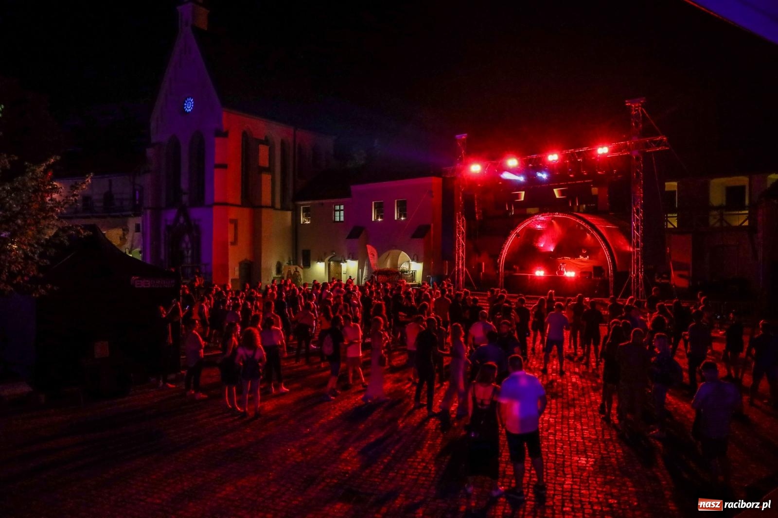 Zdjęcie w galerii na portalu naszraciborz.pl: FULL MOON na raciborskim zamku [FOTO i WIDEO] wiadomości z regionu