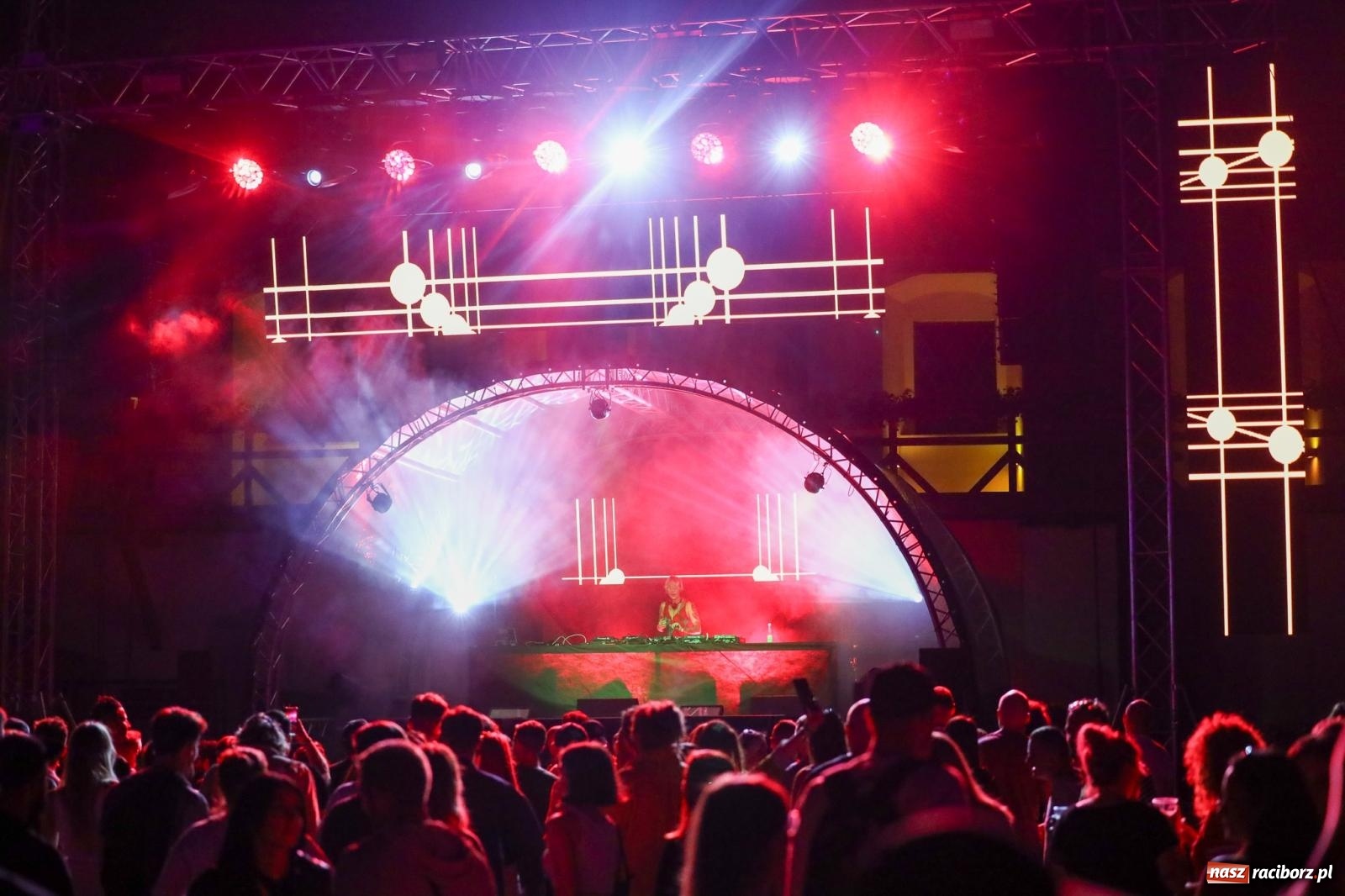 Zdjęcie w galerii na portalu naszraciborz.pl: FULL MOON na raciborskim zamku [FOTO i WIDEO] wiadomości z regionu