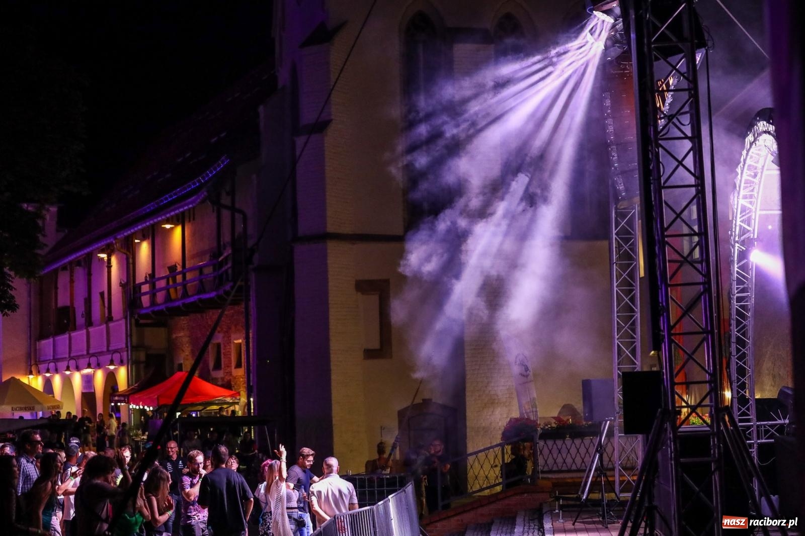 Zdjęcie w galerii na portalu naszraciborz.pl: FULL MOON na raciborskim zamku [FOTO i WIDEO] wiadomości z regionu