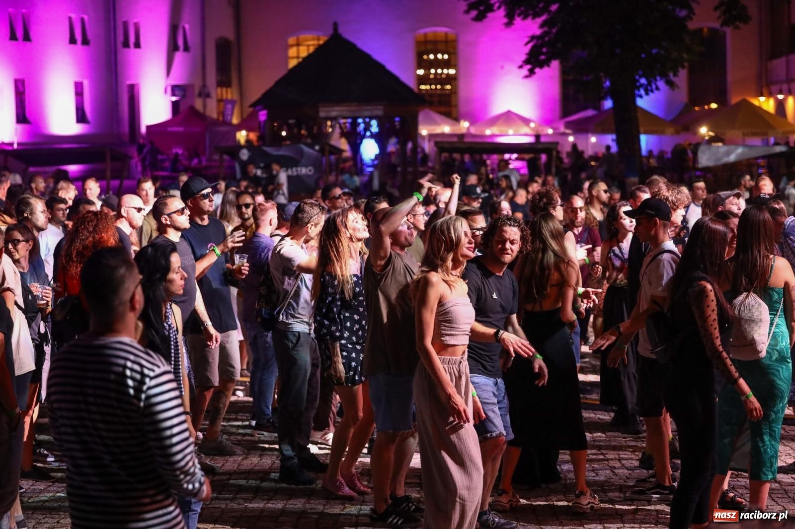 Zdjęcie w galerii na portalu naszraciborz.pl: FULL MOON na raciborskim zamku [FOTO i WIDEO] wiadomości z regionu