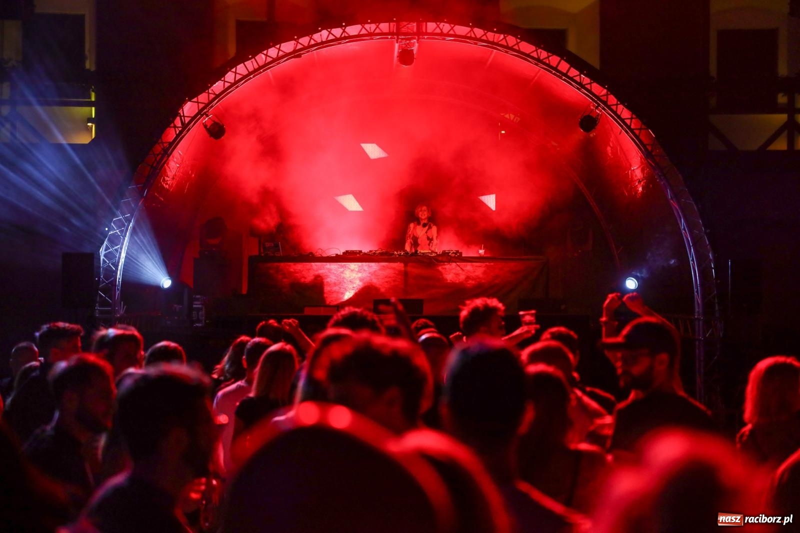 Zdjęcie w galerii na portalu naszraciborz.pl: FULL MOON na raciborskim zamku [FOTO i WIDEO] wiadomości z regionu