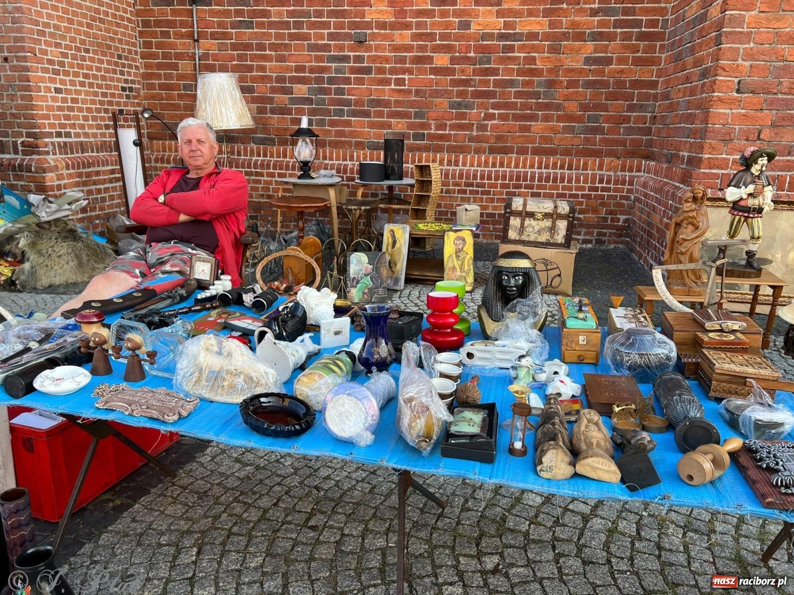 Zdjęcie w galerii na portalu naszraciborz.pl: Lipcowy targ staroci w Raciborzu wiadomości z regionu