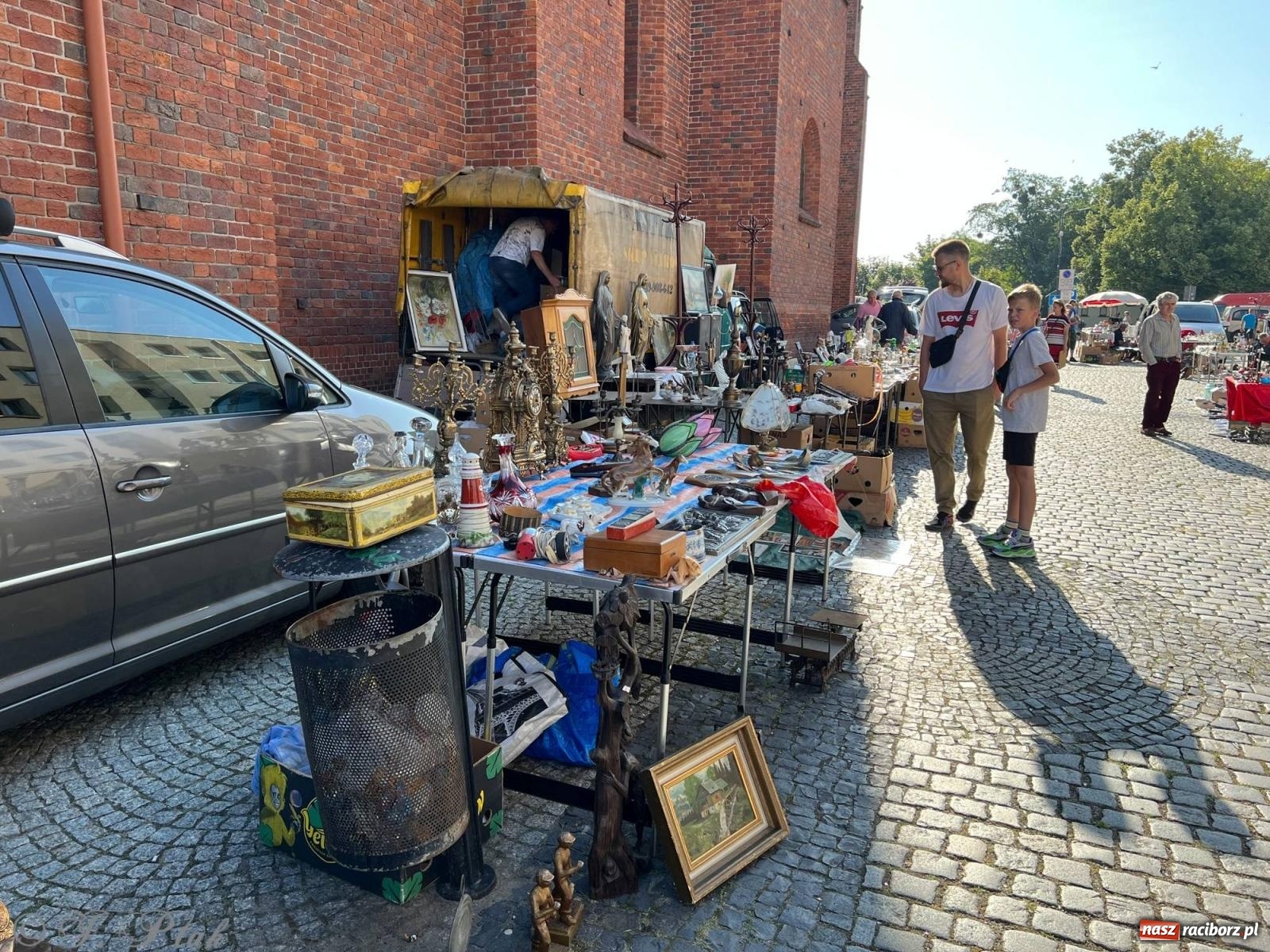 Zdjęcie w galerii na portalu naszraciborz.pl: Lipcowy targ staroci w Raciborzu wiadomości z regionu