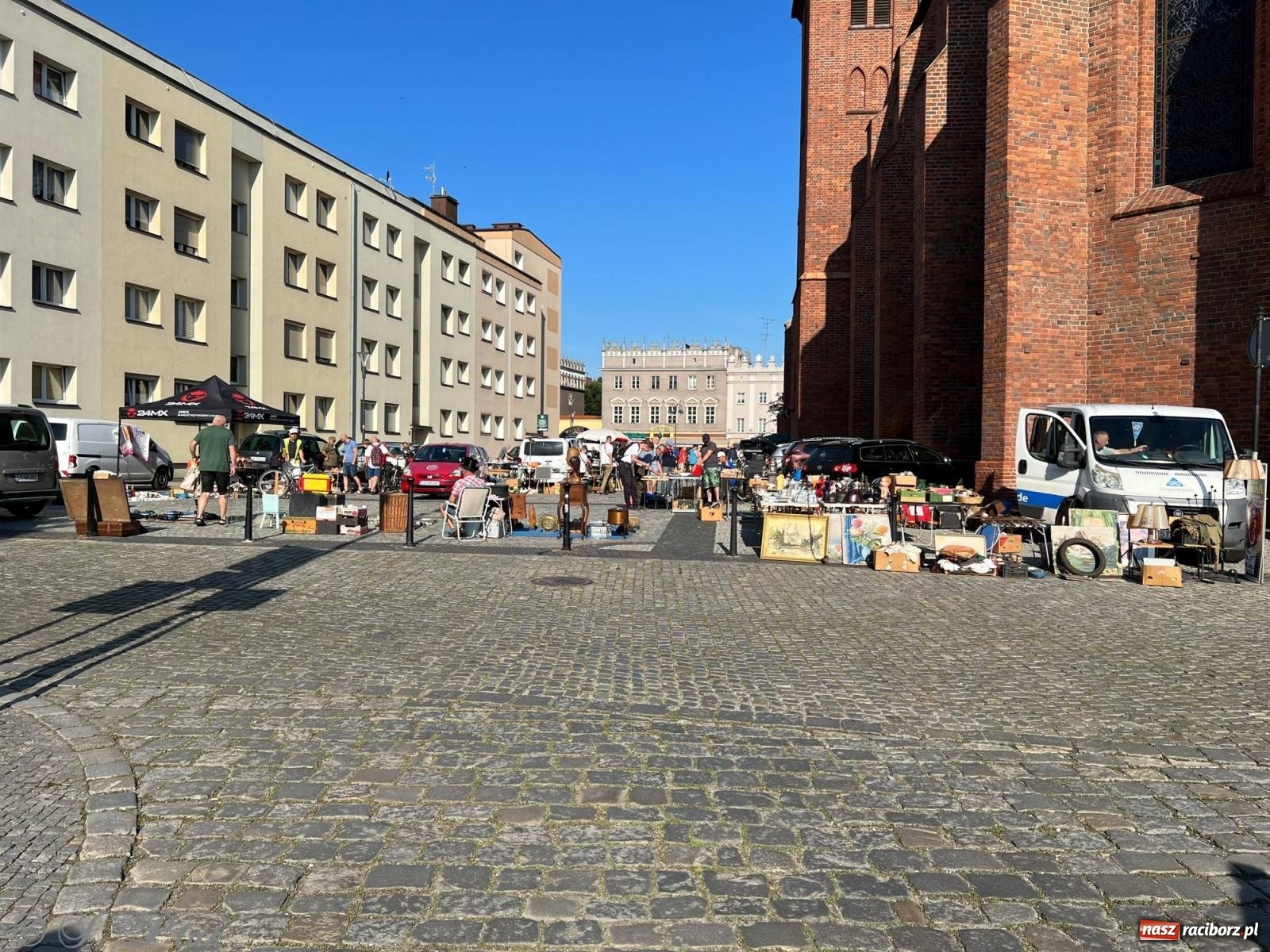 Zdjęcie w galerii na portalu naszraciborz.pl: Lipcowy targ staroci w Raciborzu wiadomości z regionu