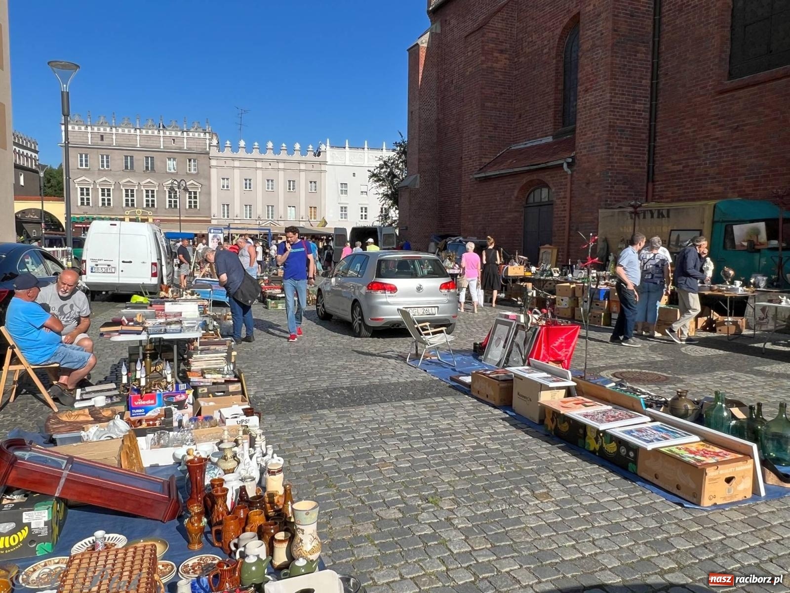 Zdjęcie w galerii na portalu naszraciborz.pl: Lipcowy targ staroci w Raciborzu wiadomości z regionu
