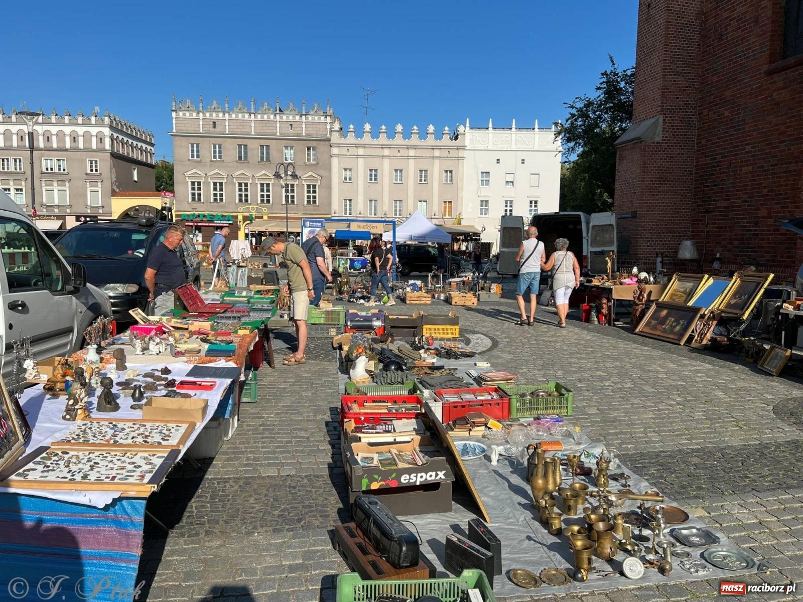 Zdjęcie w galerii na portalu naszraciborz.pl: Lipcowy targ staroci w Raciborzu wiadomości z regionu