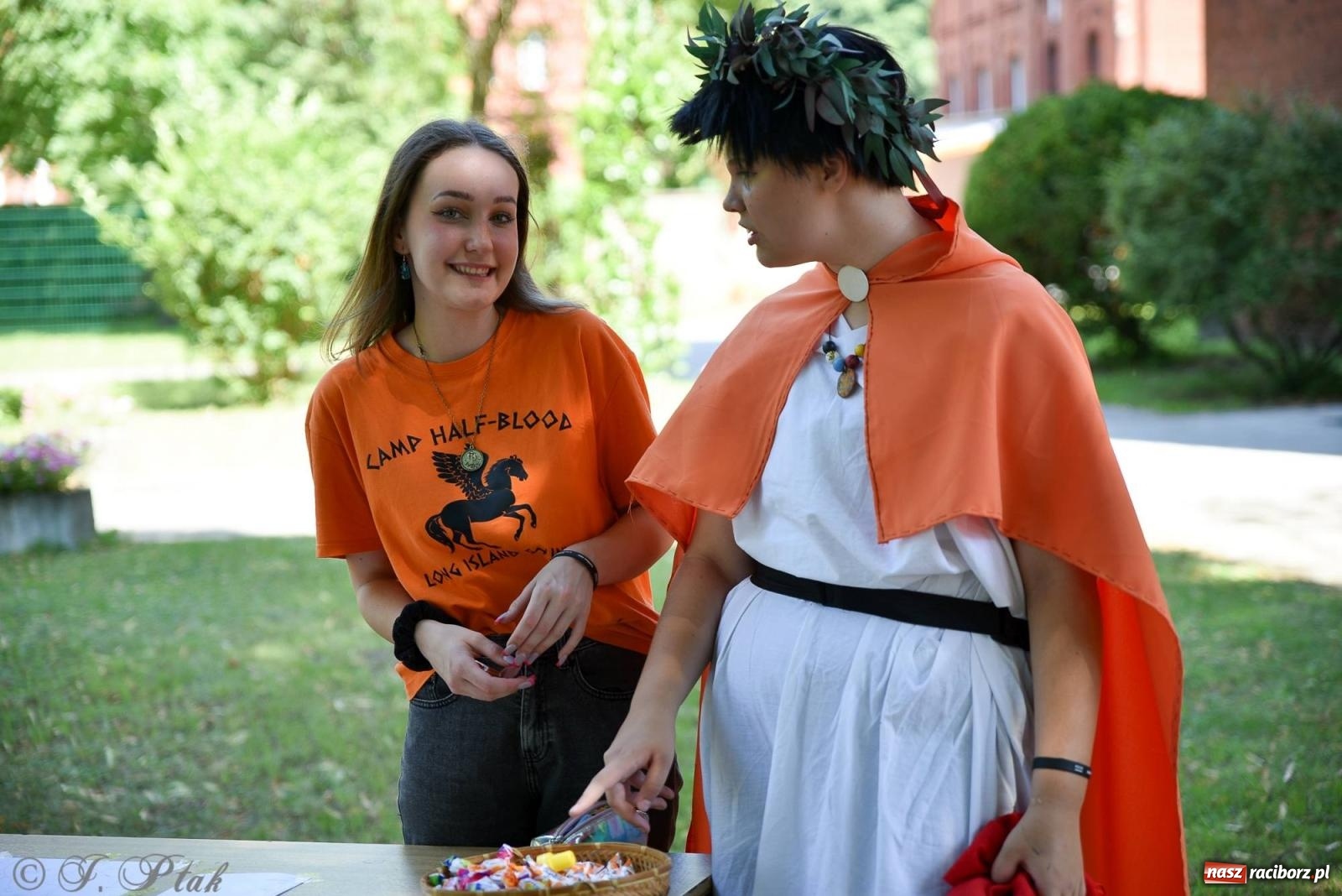 Zdjęcie w galerii na portalu naszraciborz.pl: Gandalf i przyjaciele zawitali do Raciborza [FOTO] wiadomości z regionu
