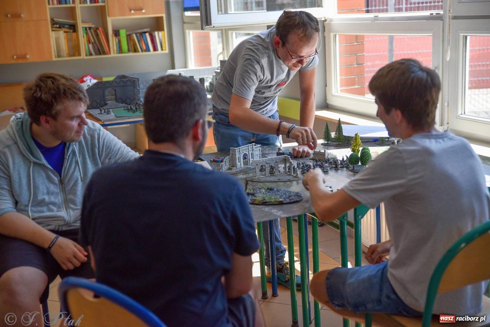 Zdjęcie w galerii na portalu naszraciborz.pl: Gandalf i przyjaciele zawitali do Raciborza [FOTO] wiadomości z regionu