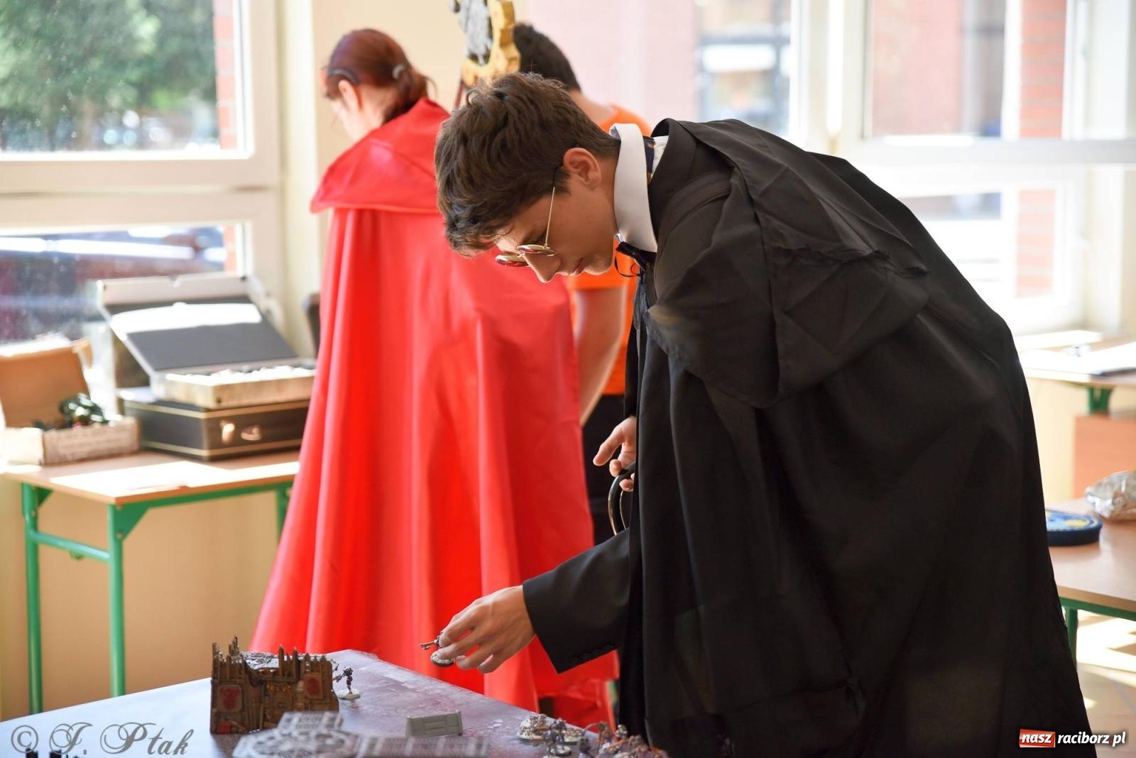 Zdjęcie w galerii na portalu naszraciborz.pl: Gandalf i przyjaciele zawitali do Raciborza [FOTO] wiadomości z regionu