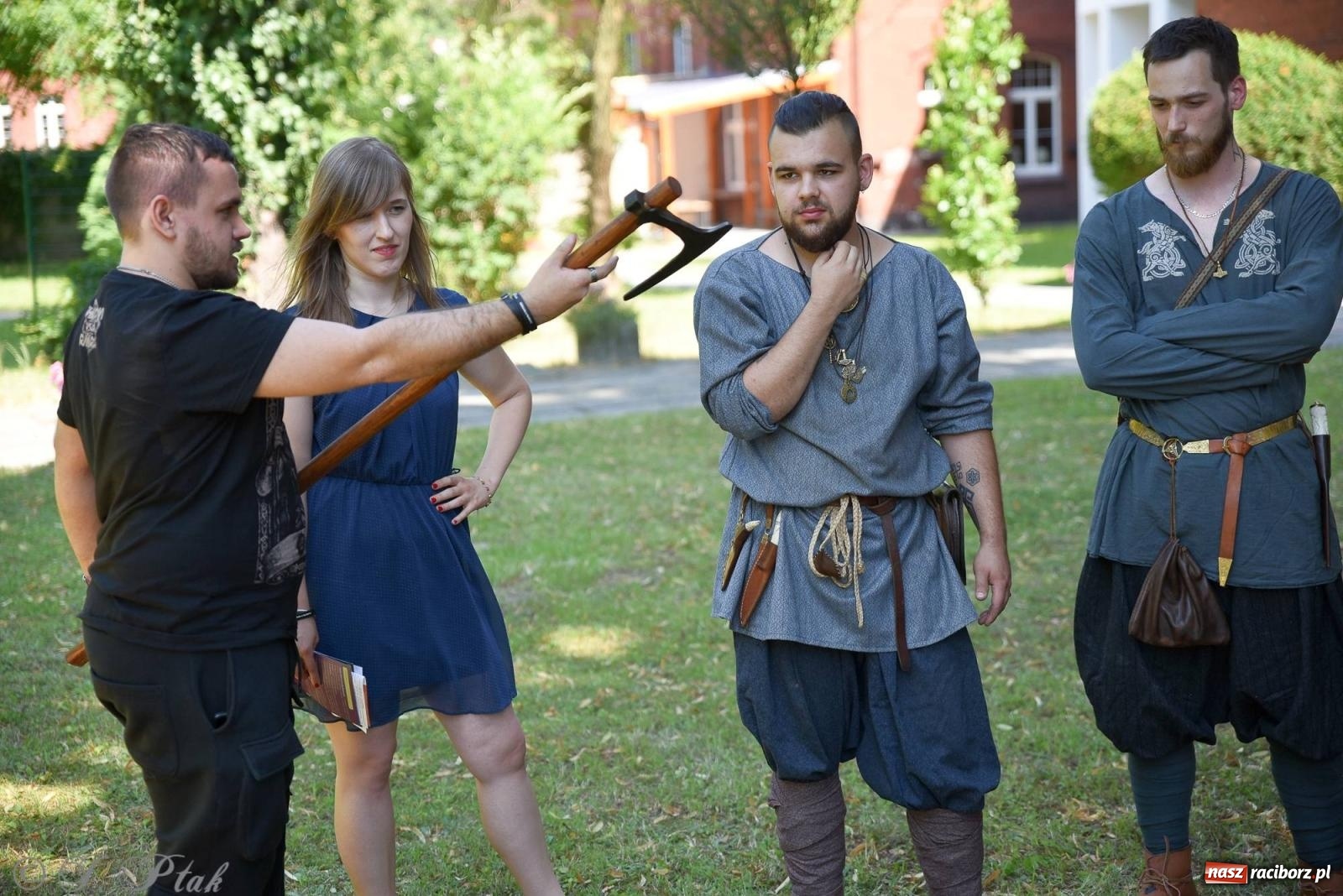 Zdjęcie w galerii na portalu naszraciborz.pl: Gandalf i przyjaciele zawitali do Raciborza [FOTO] wiadomości z regionu