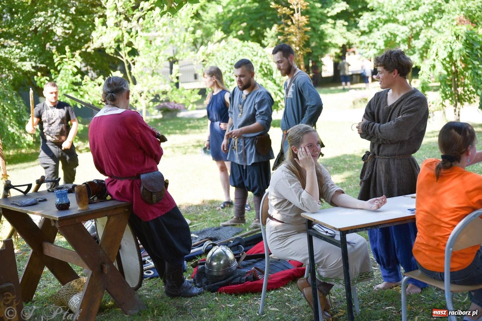Zdjęcie w galerii na portalu naszraciborz.pl: Gandalf i przyjaciele zawitali do Raciborza [FOTO] wiadomości z regionu