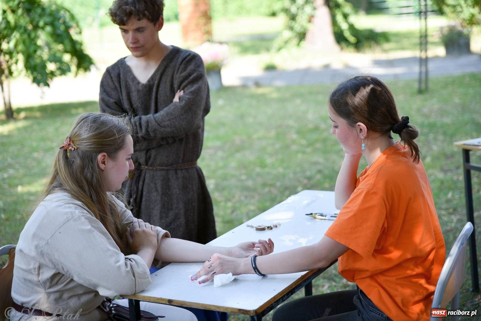 Zdjęcie w galerii na portalu naszraciborz.pl: Gandalf i przyjaciele zawitali do Raciborza [FOTO] wiadomości z regionu