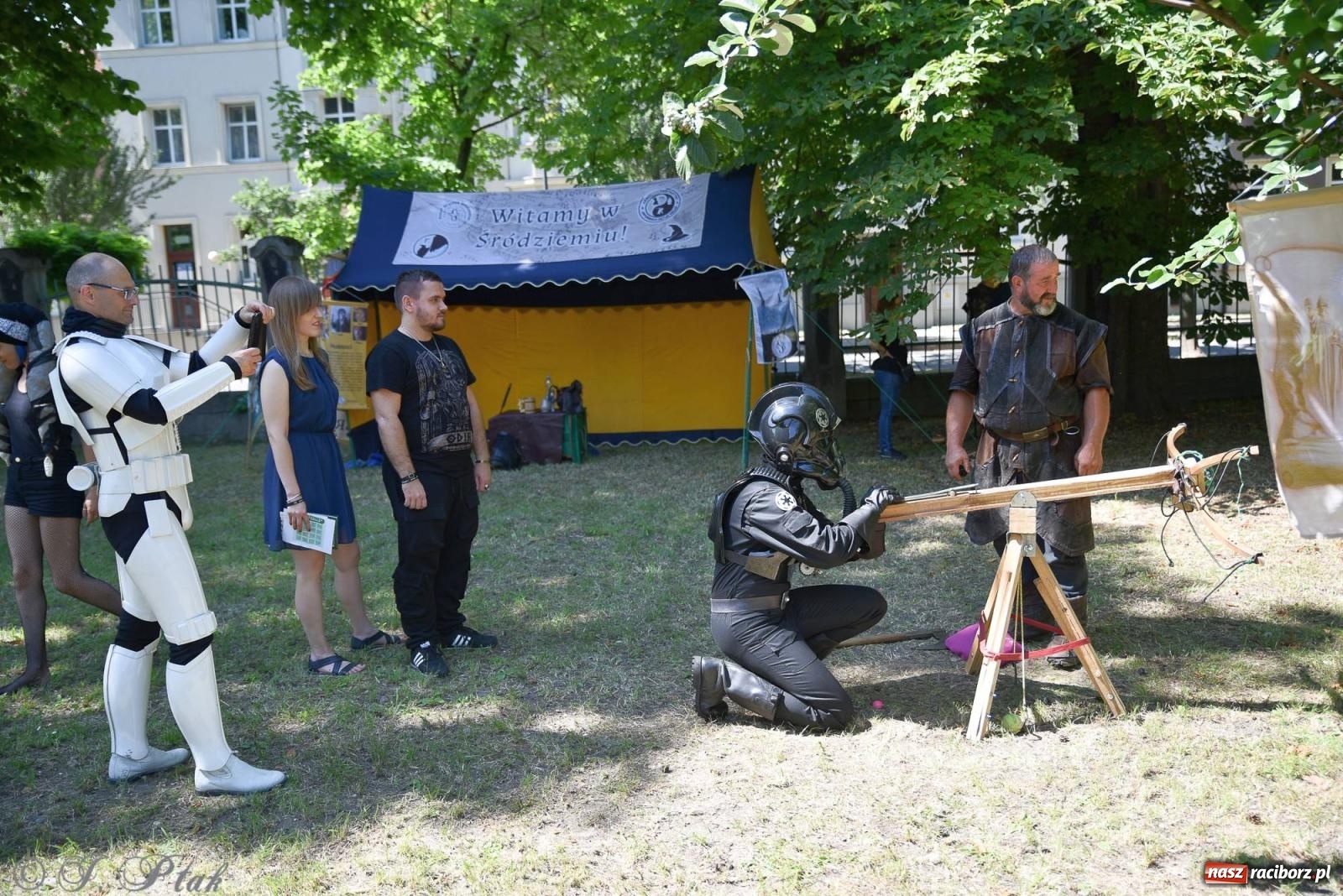 Zdjęcie w galerii na portalu naszraciborz.pl: Gandalf i przyjaciele zawitali do Raciborza [FOTO] wiadomości z regionu