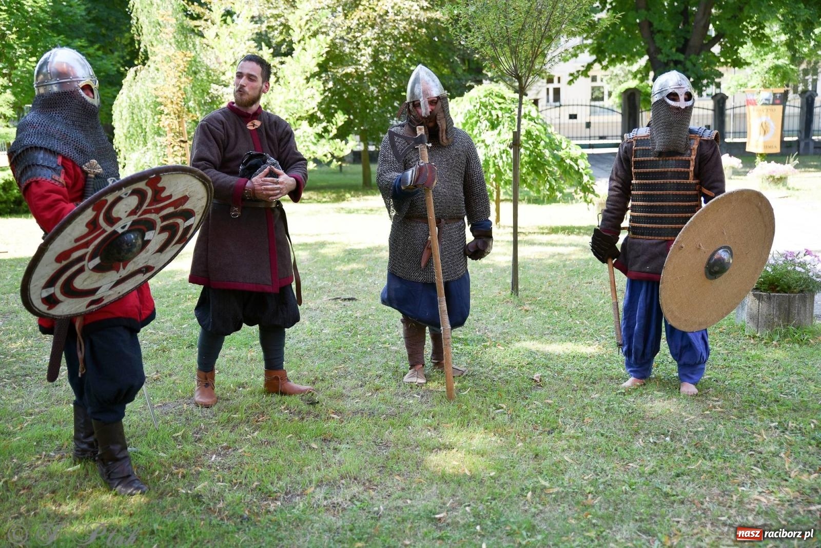 Zdjęcie w galerii na portalu naszraciborz.pl: Gandalf i przyjaciele zawitali do Raciborza [FOTO] wiadomości z regionu
