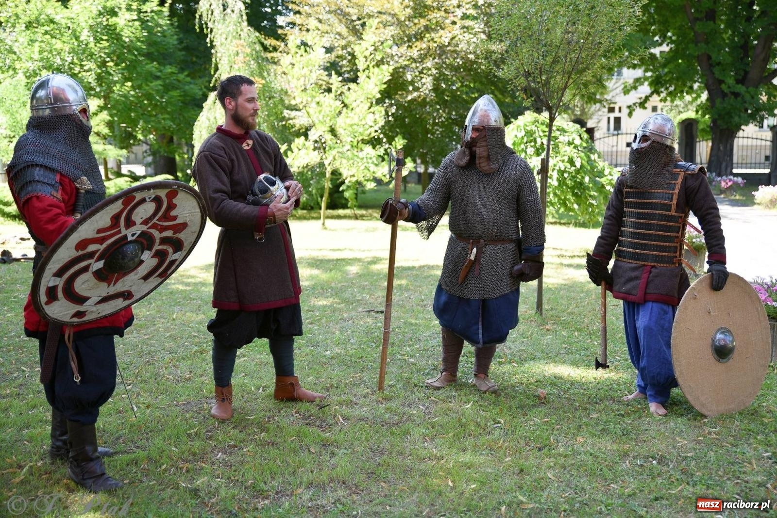 Zdjęcie w galerii na portalu naszraciborz.pl: Gandalf i przyjaciele zawitali do Raciborza [FOTO] wiadomości z regionu