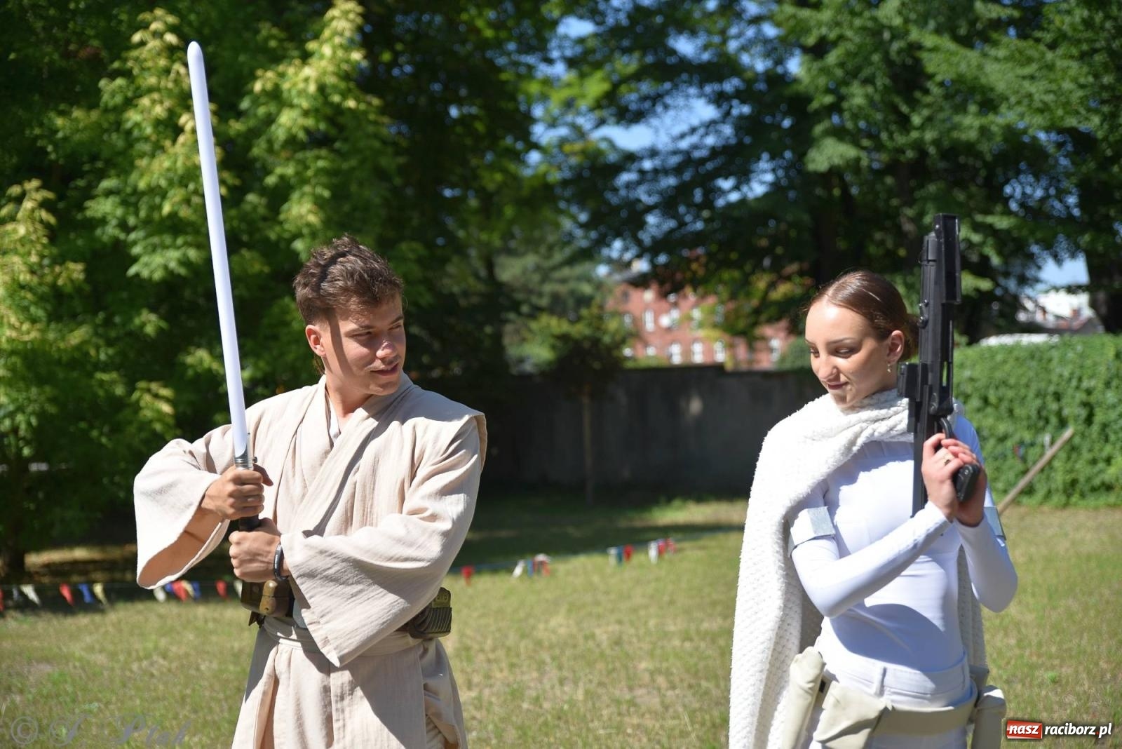 Zdjęcie w galerii na portalu naszraciborz.pl: Gandalf i przyjaciele zawitali do Raciborza [FOTO] wiadomości z regionu