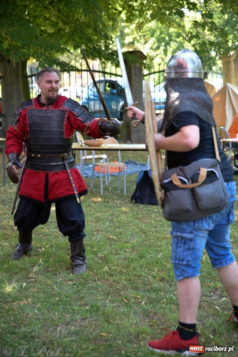 Zdjęcie w galerii na portalu naszraciborz.pl: Gandalf i przyjaciele zawitali do Raciborza [FOTO] wiadomości z regionu