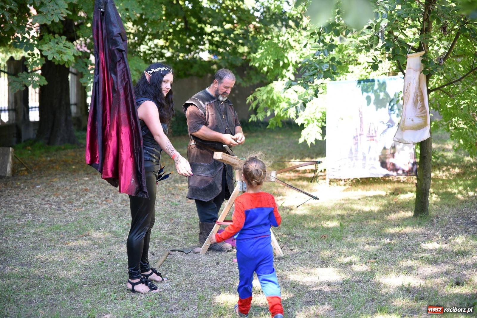 Zdjęcie w galerii na portalu naszraciborz.pl: Gandalf i przyjaciele zawitali do Raciborza [FOTO] wiadomości z regionu