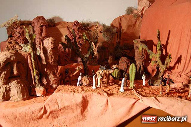 Zdjęcie w galerii na portalu naszraciborz.pl: Didżej proboszcz i farski ogród wiadomości z regionu