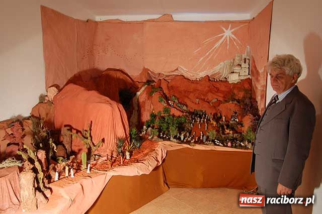 Zdjęcie w galerii na portalu naszraciborz.pl: Didżej proboszcz i farski ogród wiadomości z regionu