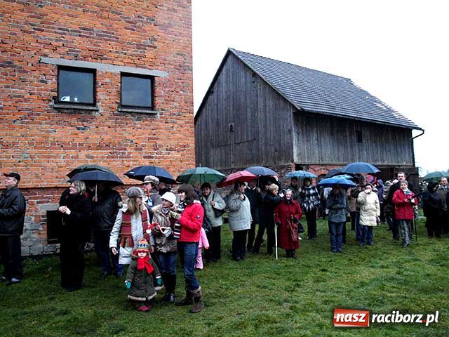 Zdjęcie w galerii na portalu naszraciborz.pl: Didżej proboszcz i farski ogród wiadomości z regionu