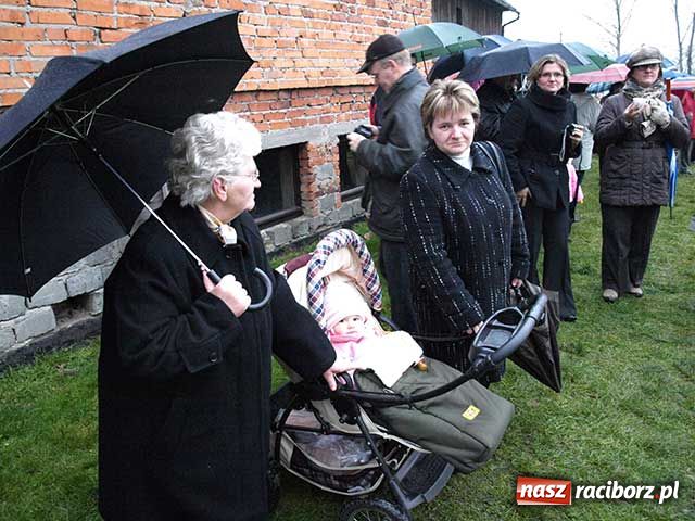 Zdjęcie w galerii na portalu naszraciborz.pl: Didżej proboszcz i farski ogród wiadomości z regionu