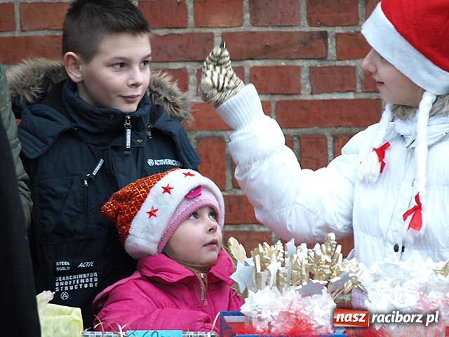 Zdjęcie w galerii na portalu naszraciborz.pl: Didżej proboszcz i farski ogród wiadomości z regionu