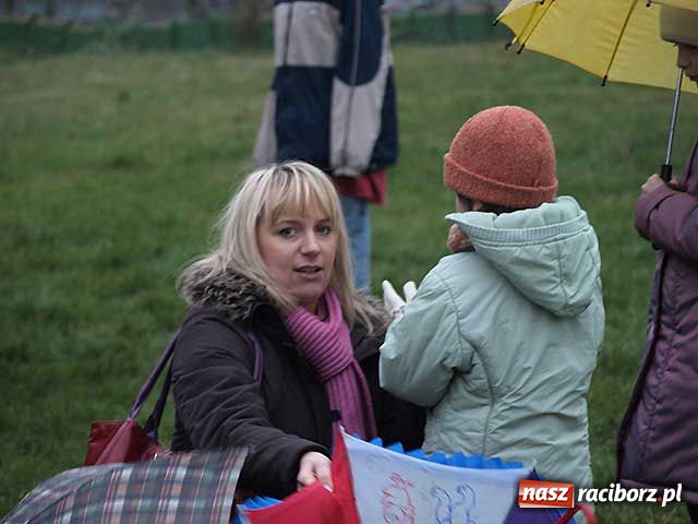 Zdjęcie w galerii na portalu naszraciborz.pl: Didżej proboszcz i farski ogród wiadomości z regionu