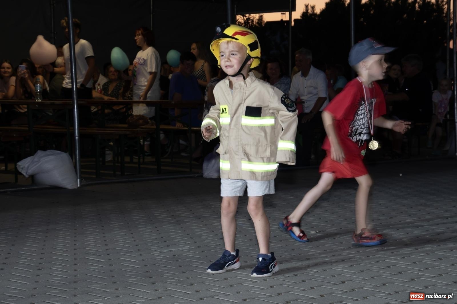 Zdjęcie w galerii na portalu naszraciborz.pl: Rodzinny festyn strażacki w Sudole. W akcji młodzi strażacy [FOTO i WIDEO] wiadomości z regionu