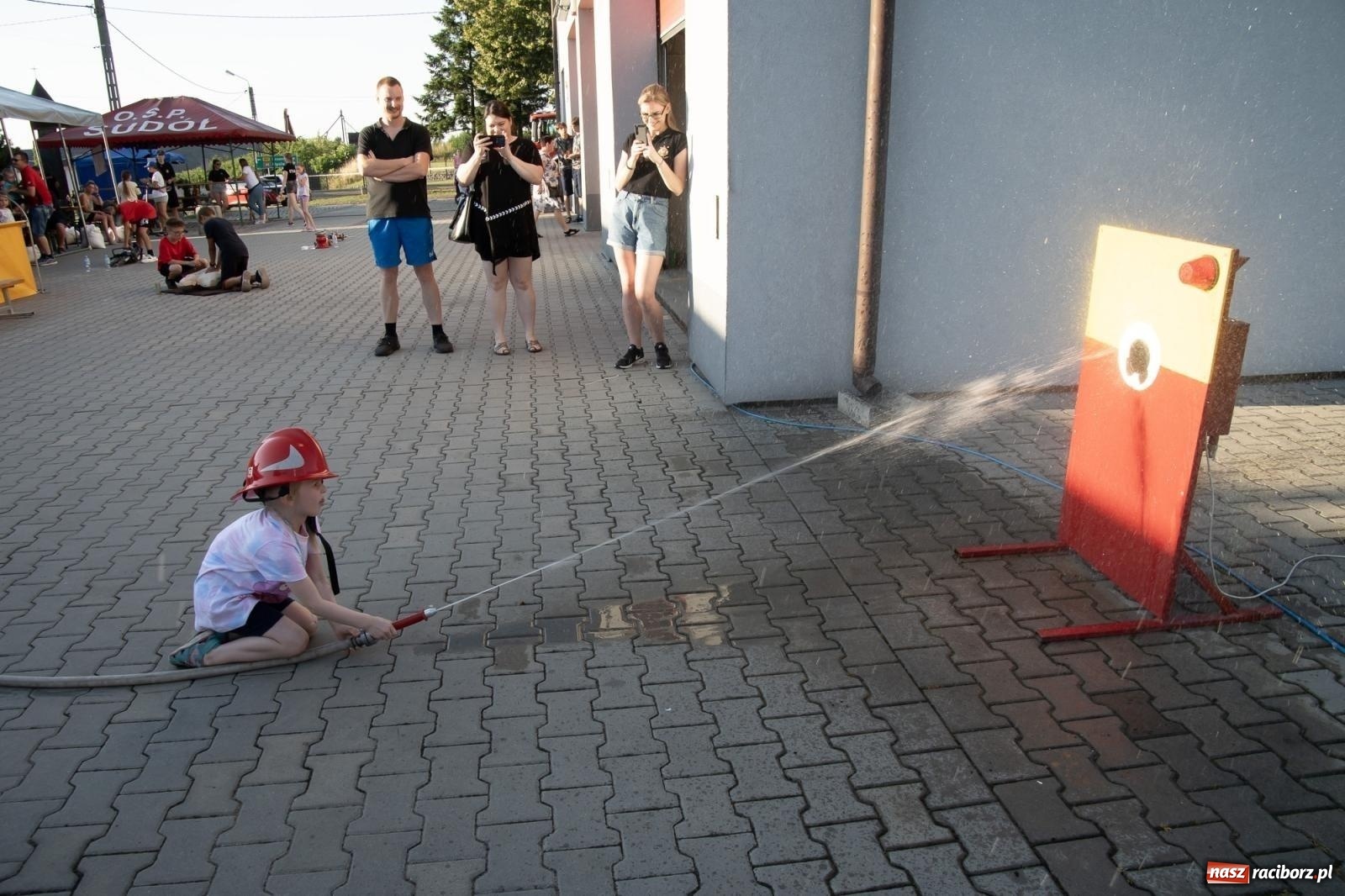 Zdjęcie w galerii na portalu naszraciborz.pl: Rodzinny festyn strażacki w Sudole. W akcji młodzi strażacy [FOTO i WIDEO] wiadomości z regionu