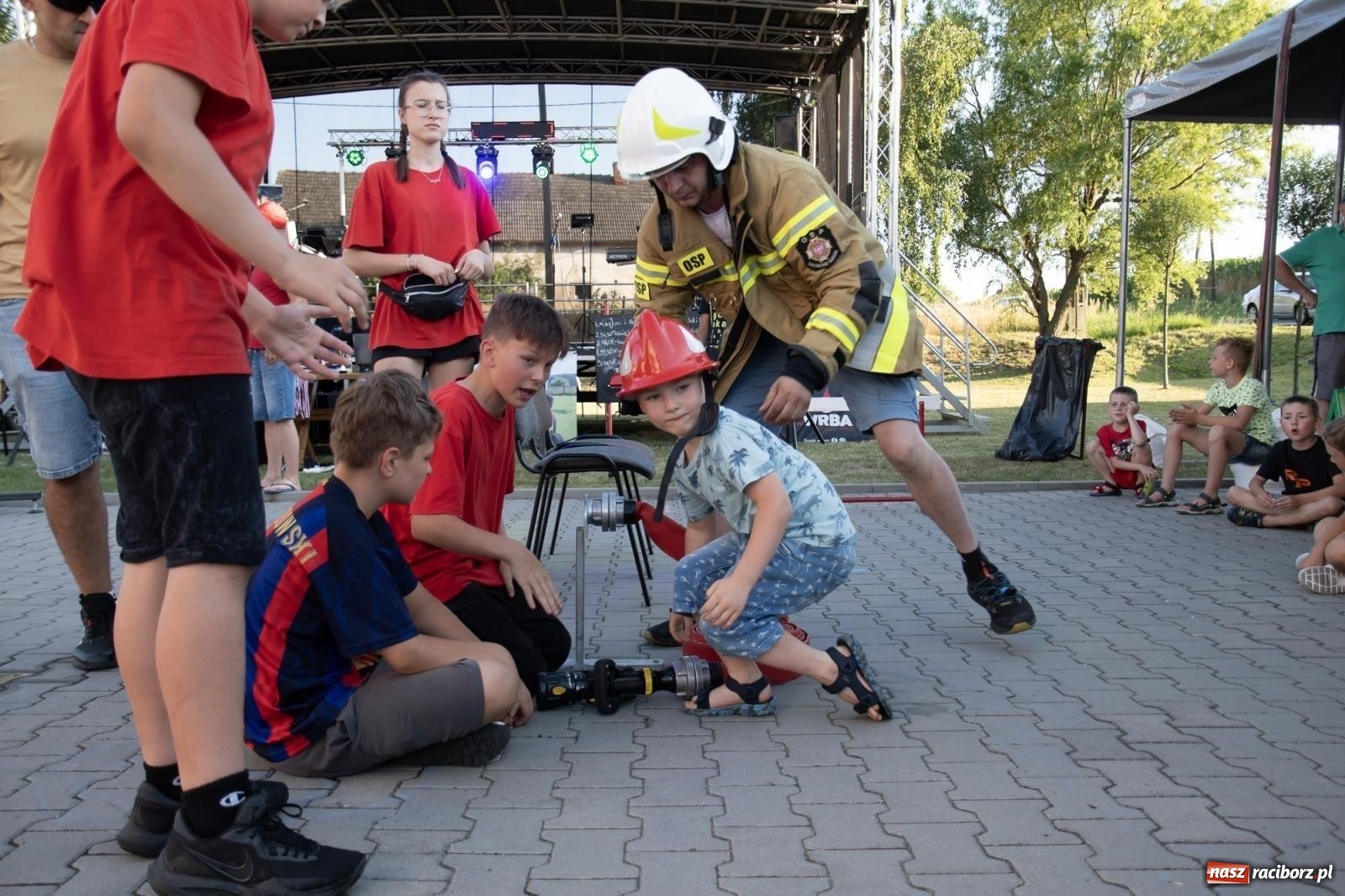 Zdjęcie w galerii na portalu naszraciborz.pl: Rodzinny festyn strażacki w Sudole. W akcji młodzi strażacy [FOTO i WIDEO] wiadomości z regionu
