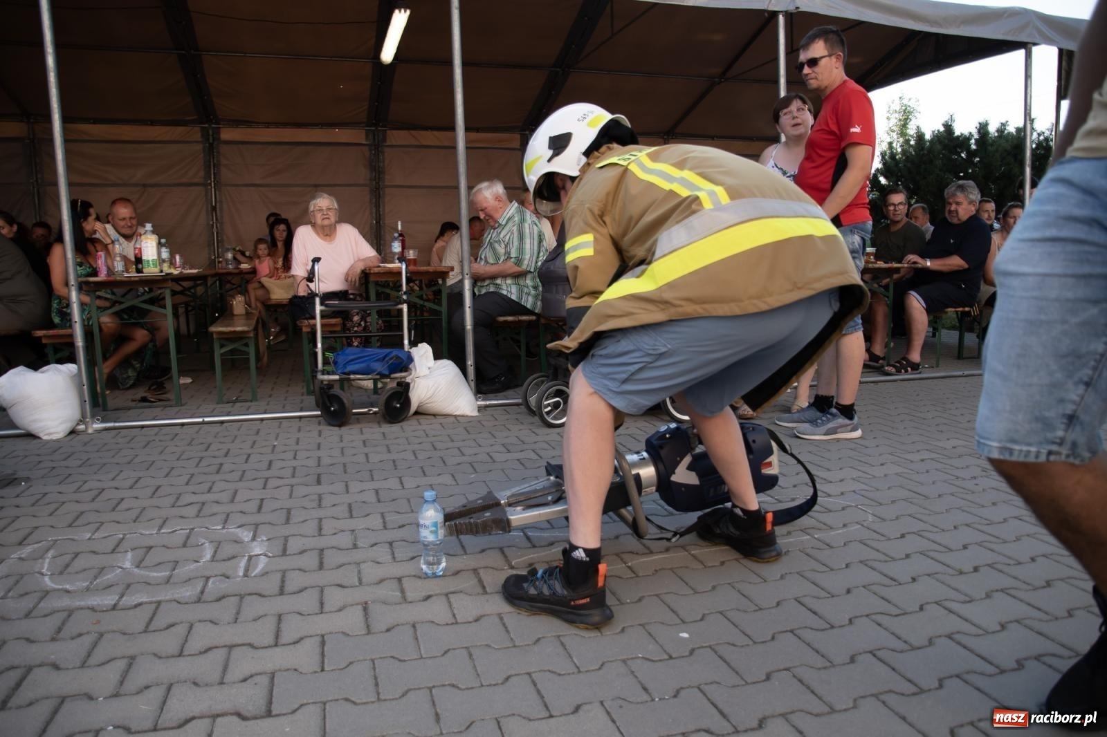 Zdjęcie w galerii na portalu naszraciborz.pl: Rodzinny festyn strażacki w Sudole. W akcji młodzi strażacy [FOTO i WIDEO] wiadomości z regionu