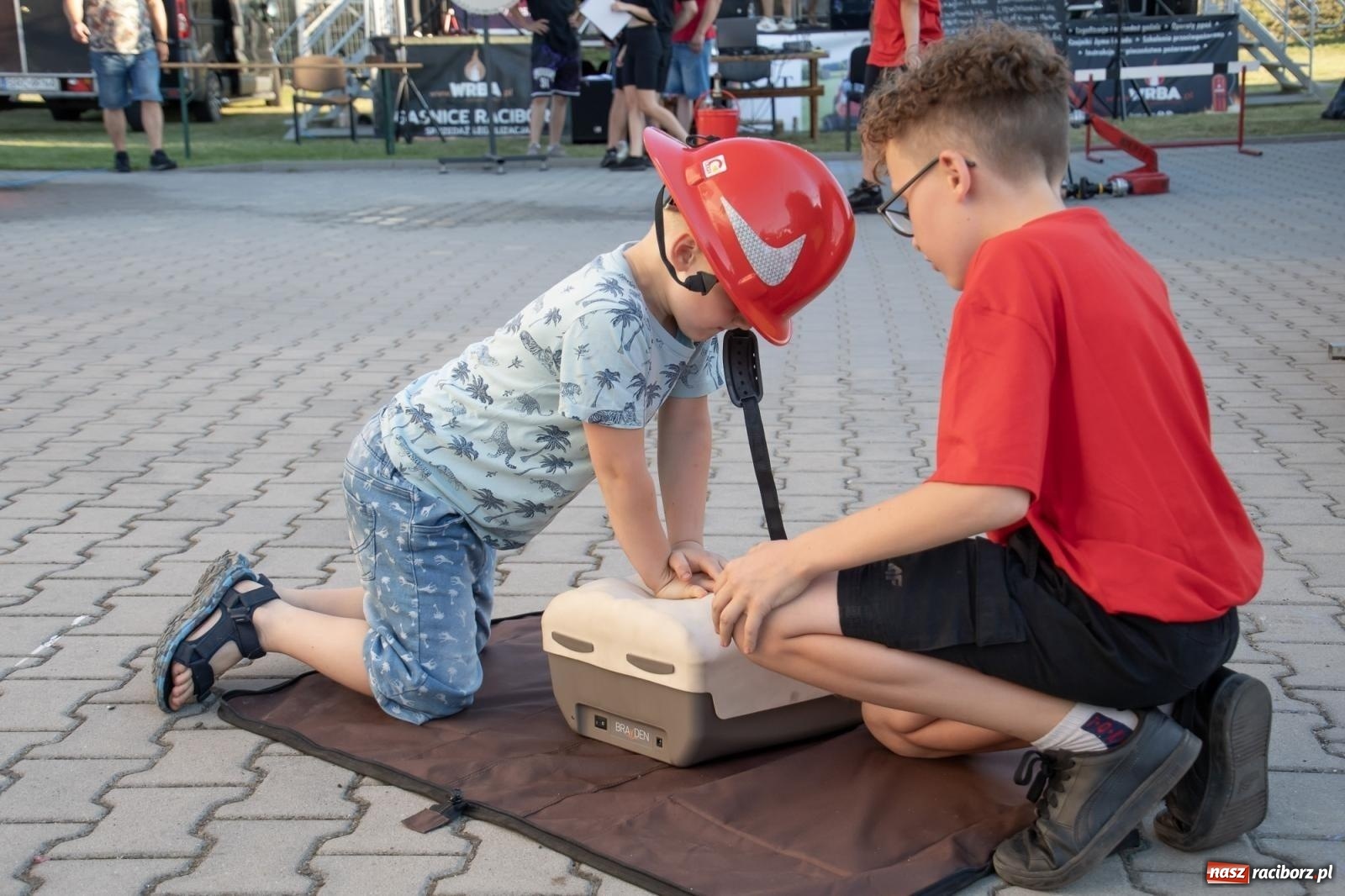 Zdjęcie w galerii na portalu naszraciborz.pl: Rodzinny festyn strażacki w Sudole. W akcji młodzi strażacy [FOTO i WIDEO] wiadomości z regionu