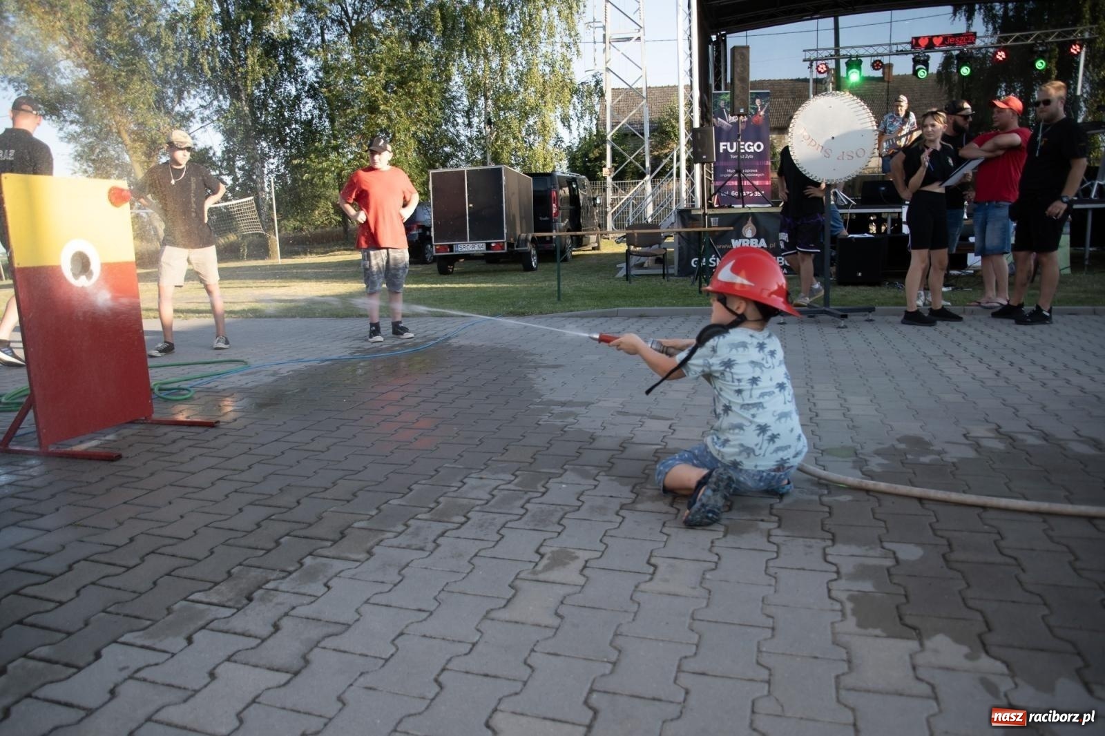 Zdjęcie w galerii na portalu naszraciborz.pl: Rodzinny festyn strażacki w Sudole. W akcji młodzi strażacy [FOTO i WIDEO] wiadomości z regionu