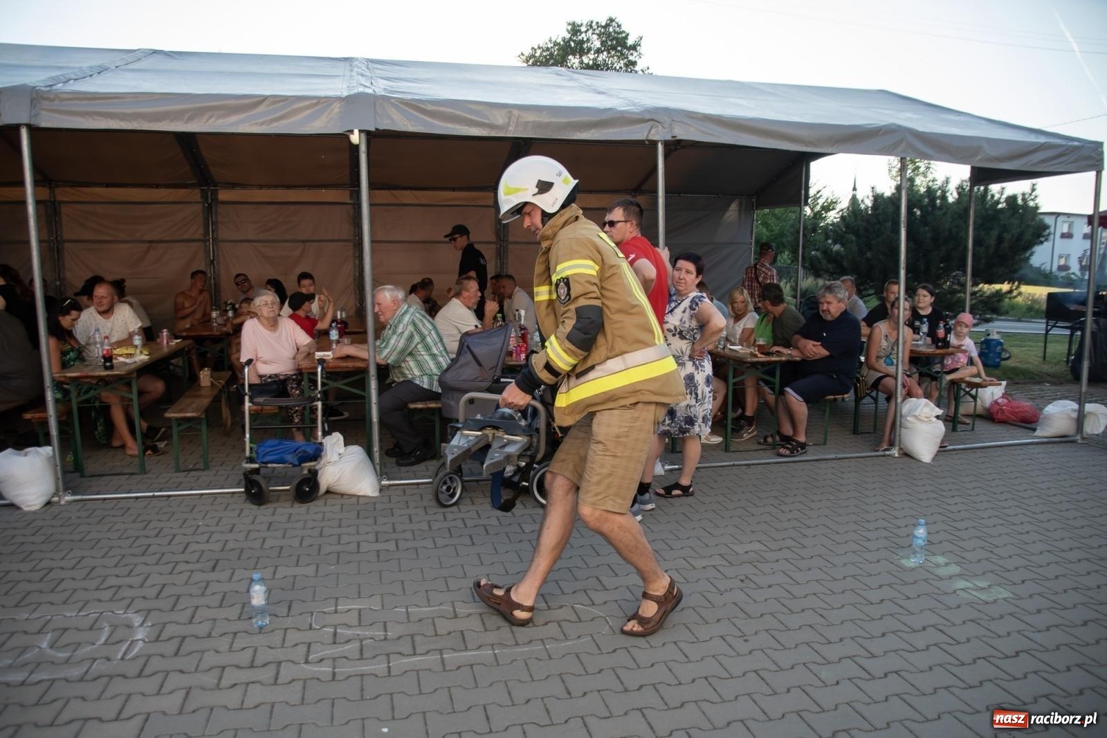 Zdjęcie w galerii na portalu naszraciborz.pl: Rodzinny festyn strażacki w Sudole. W akcji młodzi strażacy [FOTO i WIDEO] wiadomości z regionu