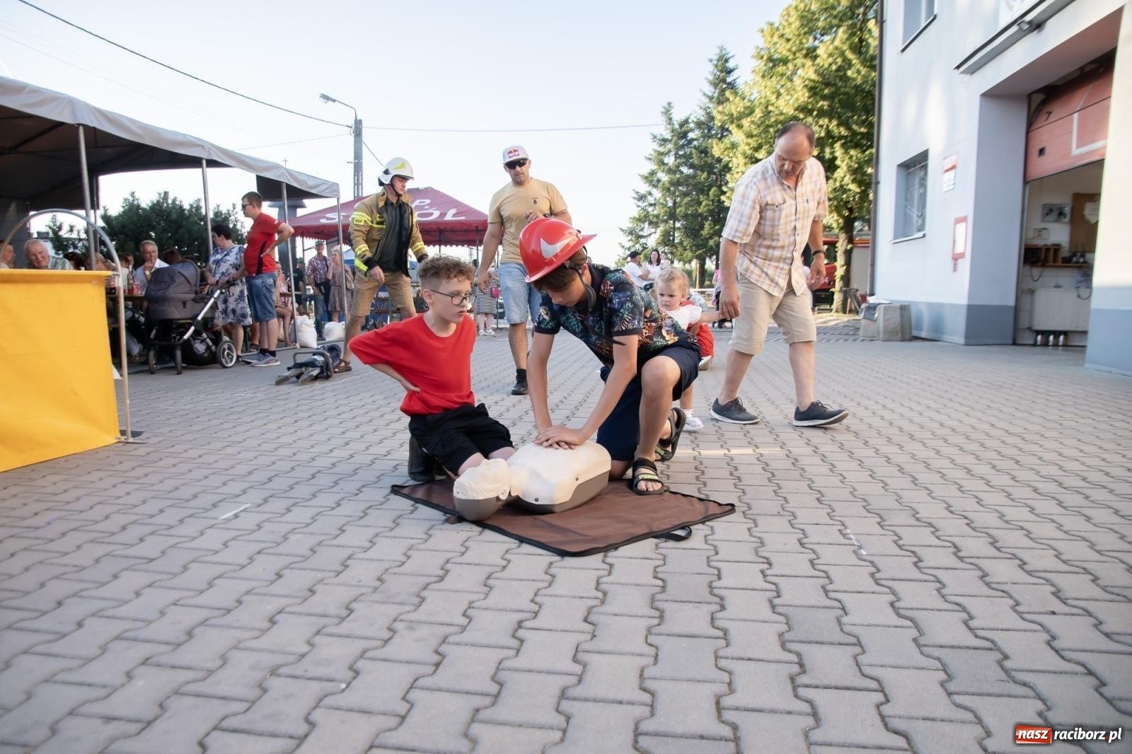 Zdjęcie w galerii na portalu naszraciborz.pl: Rodzinny festyn strażacki w Sudole. W akcji młodzi strażacy [FOTO i WIDEO] wiadomości z regionu