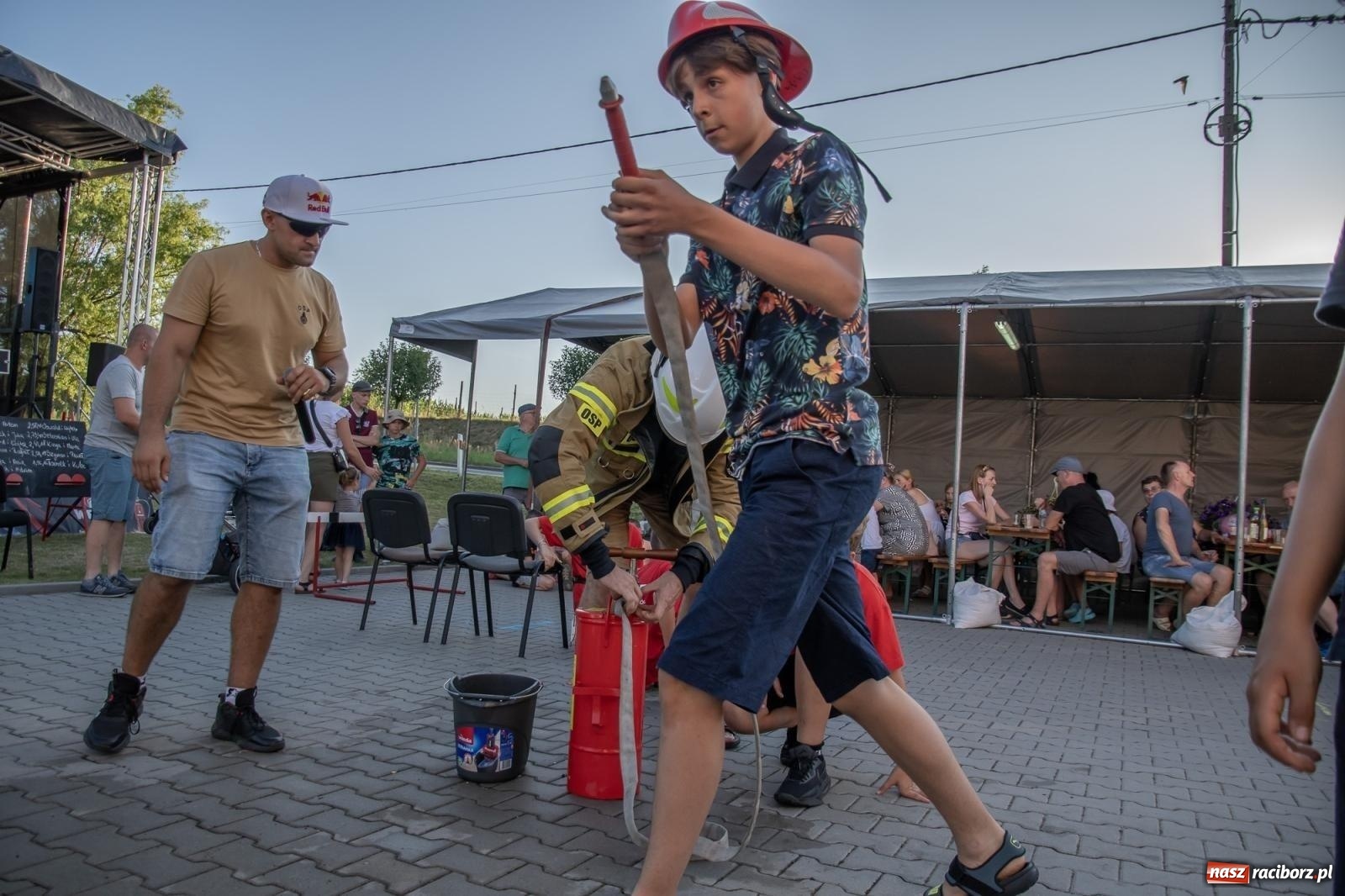 Zdjęcie w galerii na portalu naszraciborz.pl: Rodzinny festyn strażacki w Sudole. W akcji młodzi strażacy [FOTO i WIDEO] wiadomości z regionu