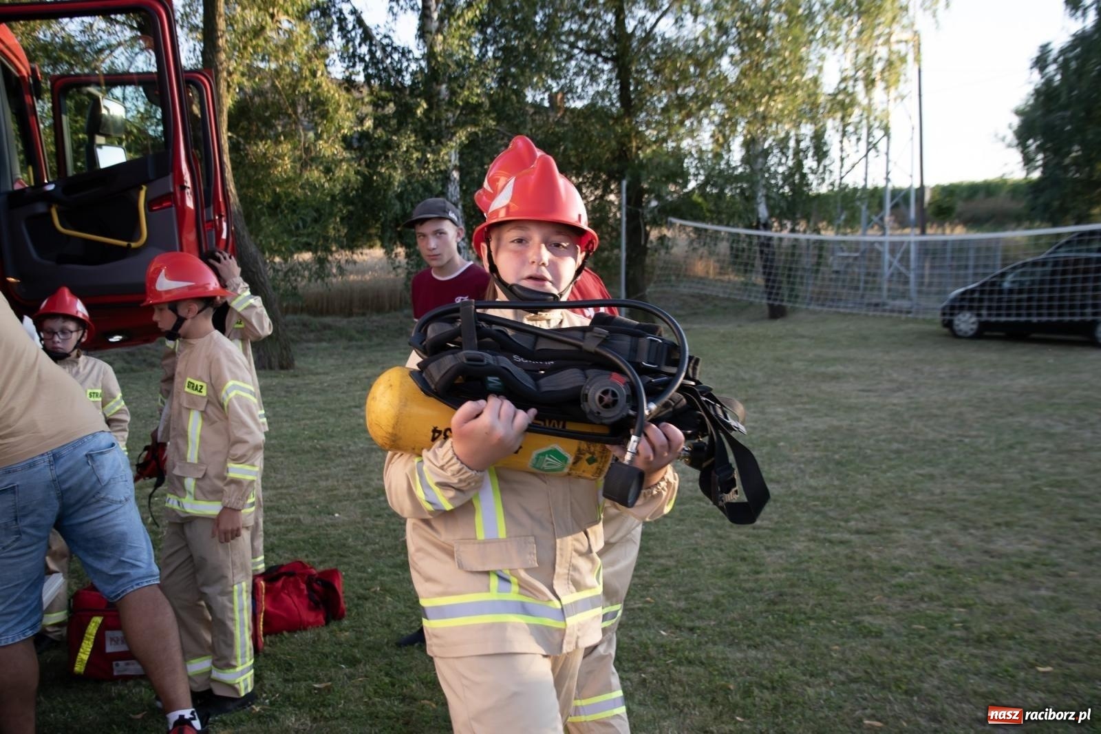 Zdjęcie w galerii na portalu naszraciborz.pl: Rodzinny festyn strażacki w Sudole. W akcji młodzi strażacy [FOTO i WIDEO] wiadomości z regionu