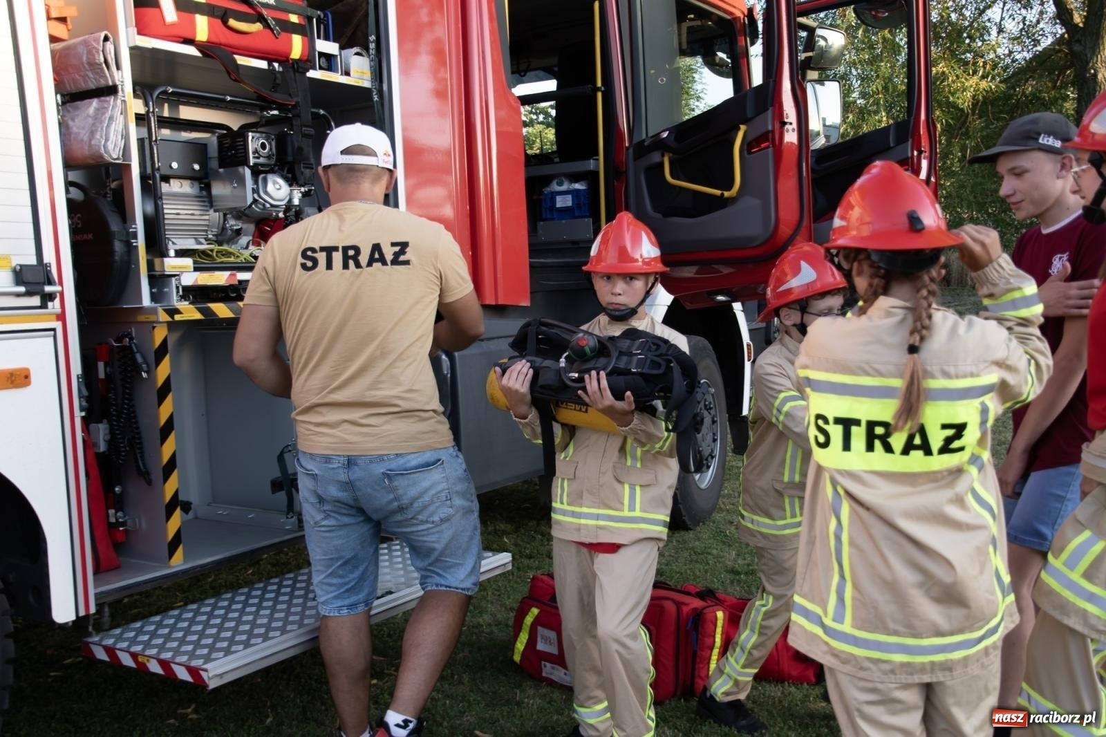 Zdjęcie w galerii na portalu naszraciborz.pl: Rodzinny festyn strażacki w Sudole. W akcji młodzi strażacy [FOTO i WIDEO] wiadomości z regionu