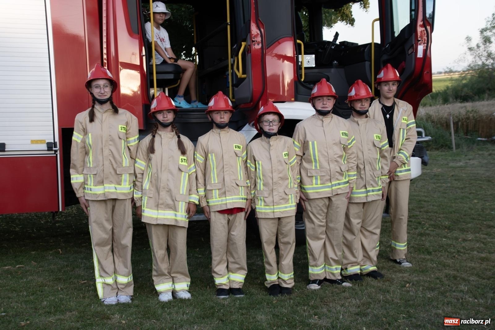 Zdjęcie w galerii na portalu naszraciborz.pl: Rodzinny festyn strażacki w Sudole. W akcji młodzi strażacy [FOTO i WIDEO] wiadomości z regionu