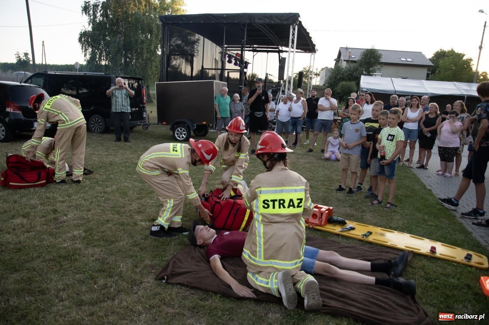 Zdjęcie w galerii na portalu naszraciborz.pl: Rodzinny festyn strażacki w Sudole. W akcji młodzi strażacy [FOTO i WIDEO] wiadomości z regionu