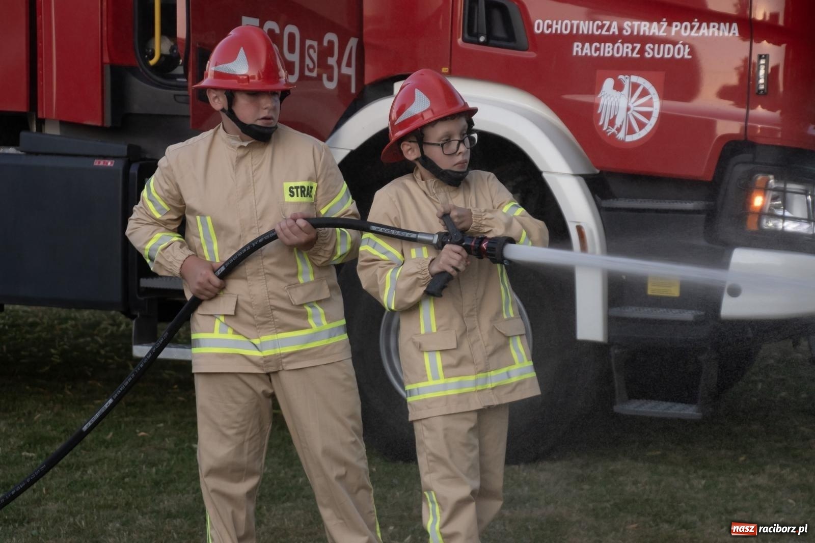 Zdjęcie w galerii na portalu naszraciborz.pl: Rodzinny festyn strażacki w Sudole. W akcji młodzi strażacy [FOTO i WIDEO] wiadomości z regionu